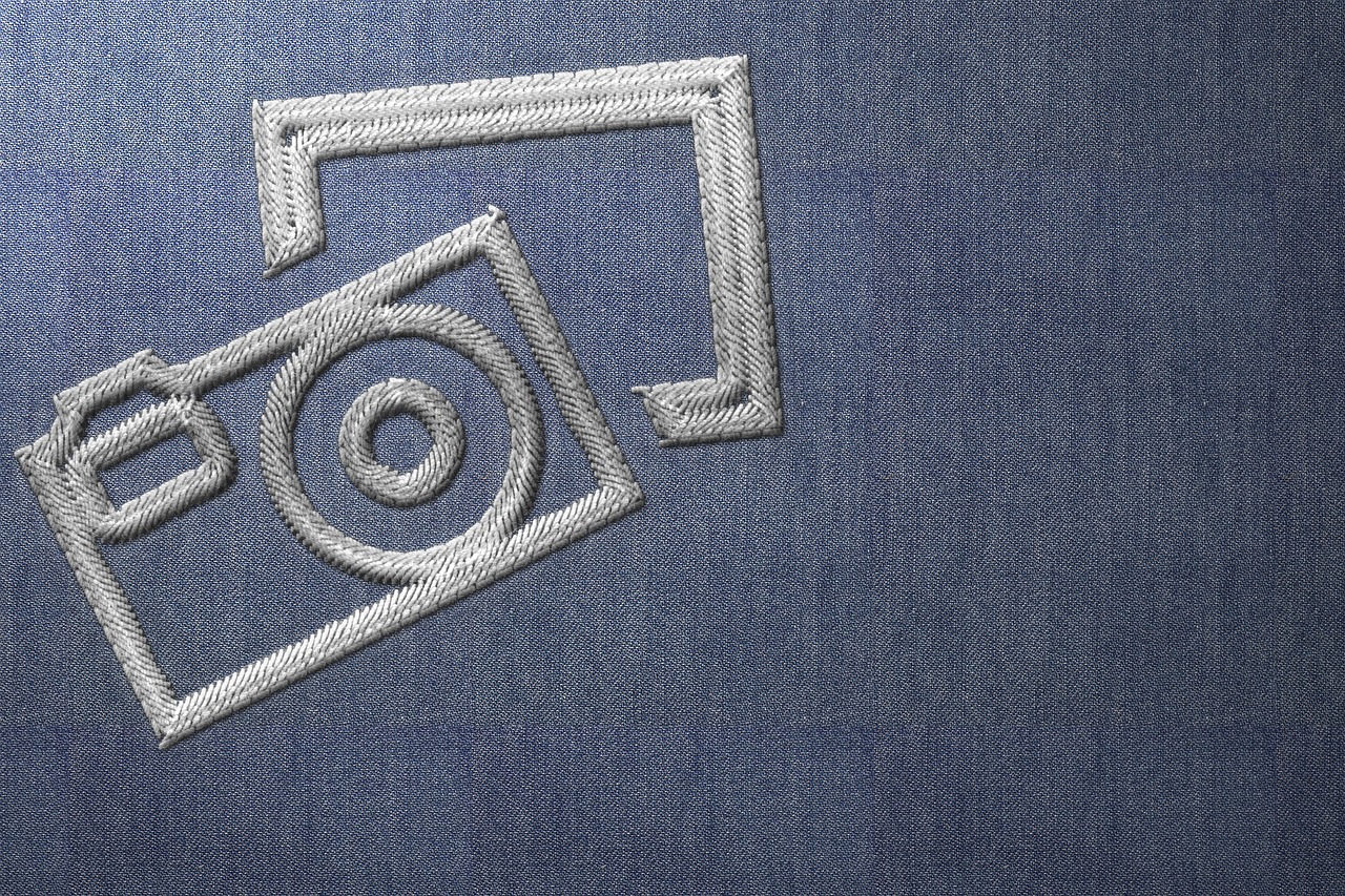 pixabay, logo, emblem-2260341.jpg