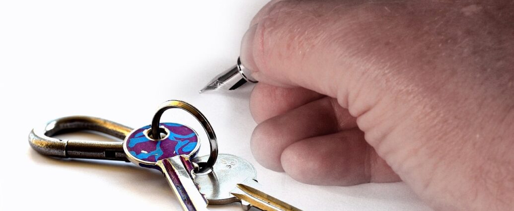 hand, key, house keys-101003.jpg