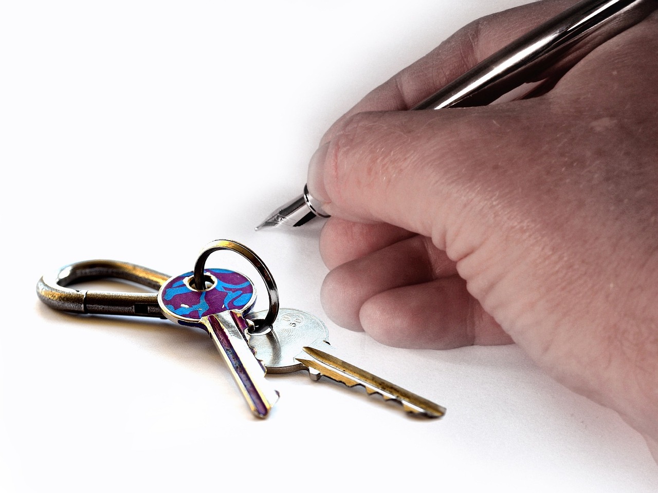 hand, key, house keys-101003.jpg